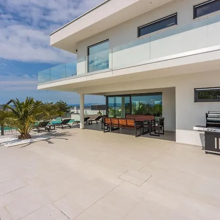 Vila Infinity Adria